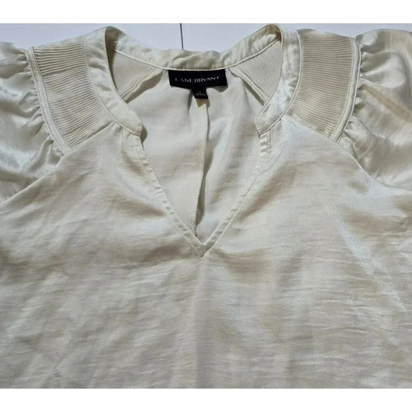 Lane Bryant Top Flutter Sleeve Collarless Ivory Size 18 V-neck Women's - Picture 5 of 10